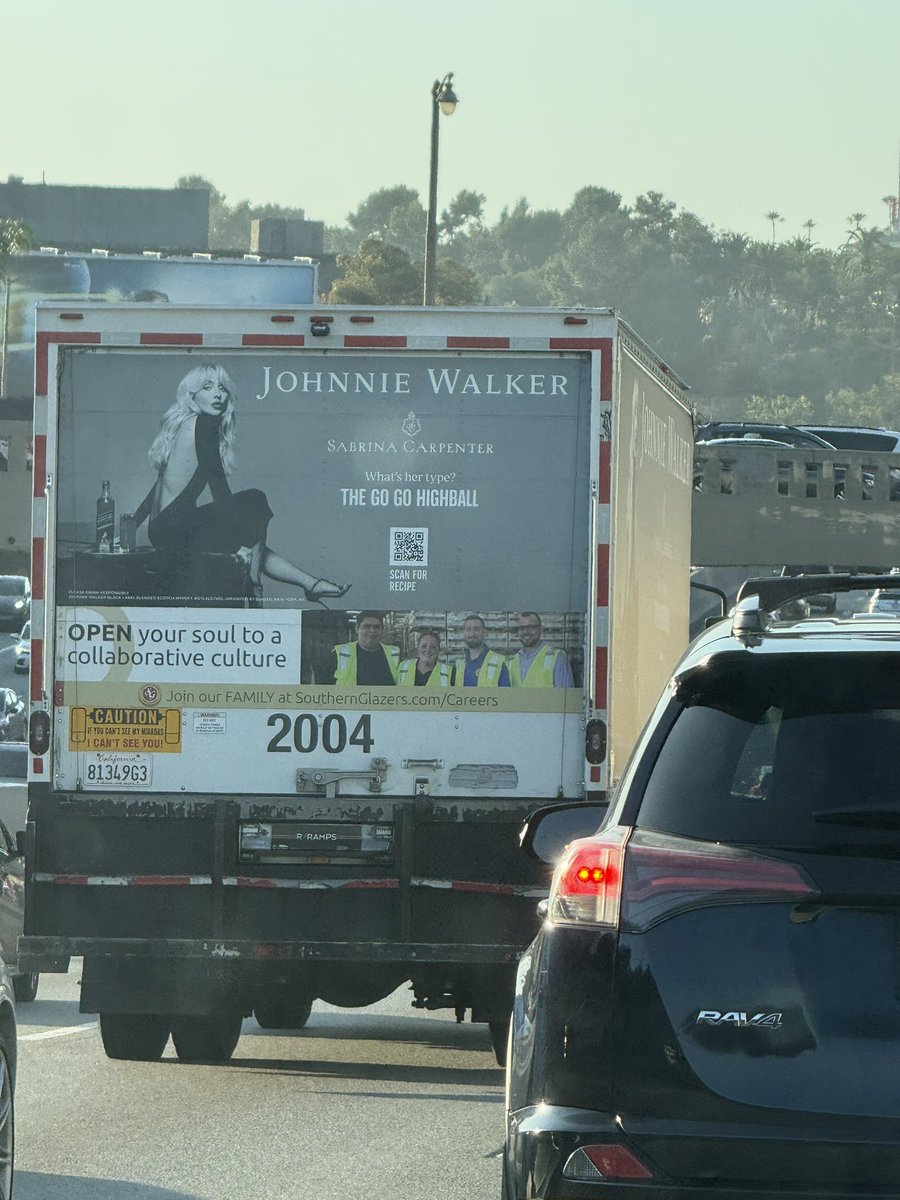 alyfabs's tweet photo. @SabrinaAnnLynn @TeamSabrina suddenly i love traffic https://t.co/38xqoxAa2f