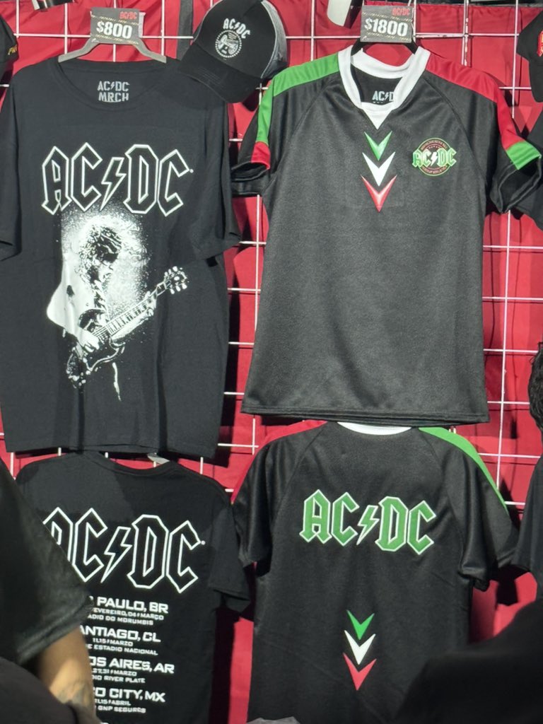themetaltower's tweet image. Estos son los precios de la mercancía oficial de AC/DC en México ¿les gusta algo?

#ACDC #ACDCMexico