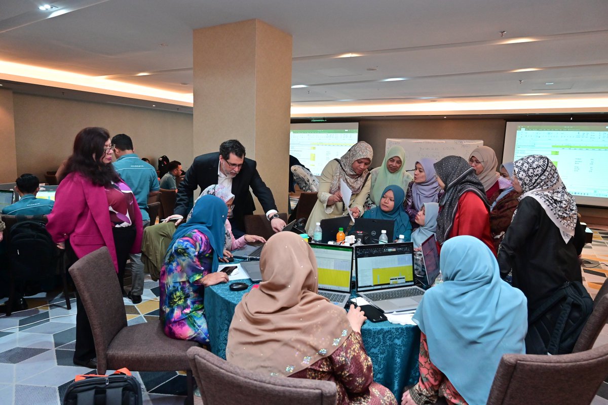 DOSM_ILSM's tweet photo. It is hoped that the knowledge and skills gained from this workshop will contribute to strengthening the implementation of the 2025 SNA and support the successful delivery of the Economic Census 2026, https://t.co/XTiL3ClTpH