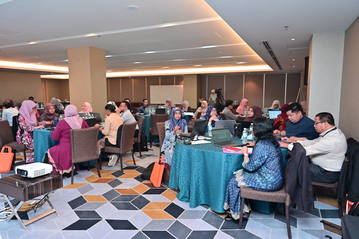 DOSM_ILSM's tweet photo. in line with advancing high-quality and internationally comparable official statistics.

#StatsMalaysia
#StatistikNadiKehidupan
#StatistikSegalanyaPasti
#BE2026
#BanciEkonomi2026
#EconomicCensus2026 https://t.co/PGTWSM9PYY