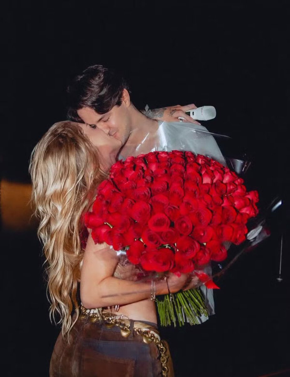 annalynne tweet media