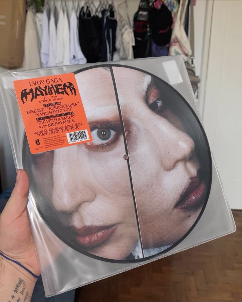 maahway's tweet photo. Vendo Vinil do MAYHEM picture disc, preferência pra quem for de sp e possa pegar no metrô https://t.co/SUFbUAsoJX