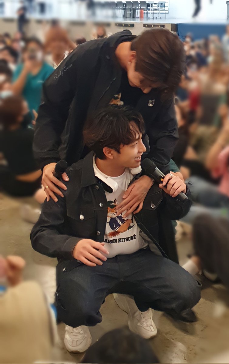 sakuraiyuk3993's tweet photo. 2023.04.08Three years ago🖤💛
🌓PerthChimonxBookFair2023
@perthppe  @Chimonac
#PerthChimon 
#DangerousRomance 
#PerthTanapon 
#ChimonWachirawit https://t.co/cxMNNuBca3