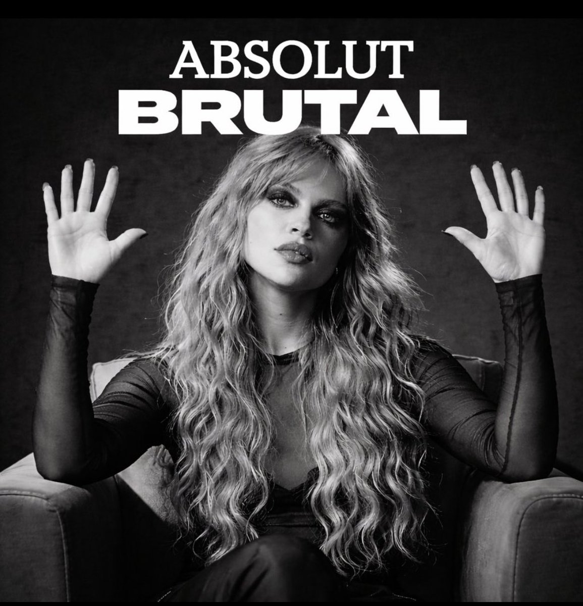 L U Q U I N H A S tweet media