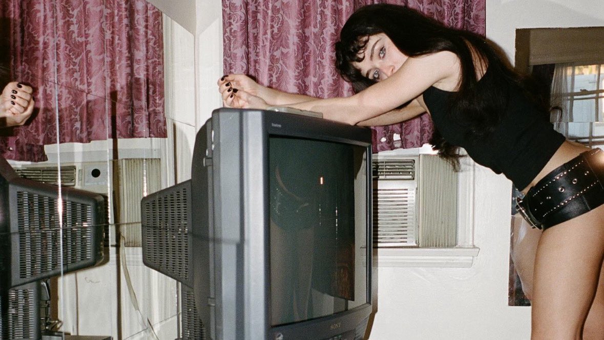 𝖦𝗂𝗇𝖾𝗏𝗋𝖺, tweet media