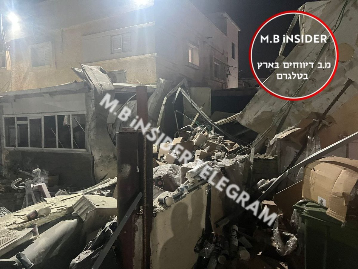 Arya Yadeghaar tweet media