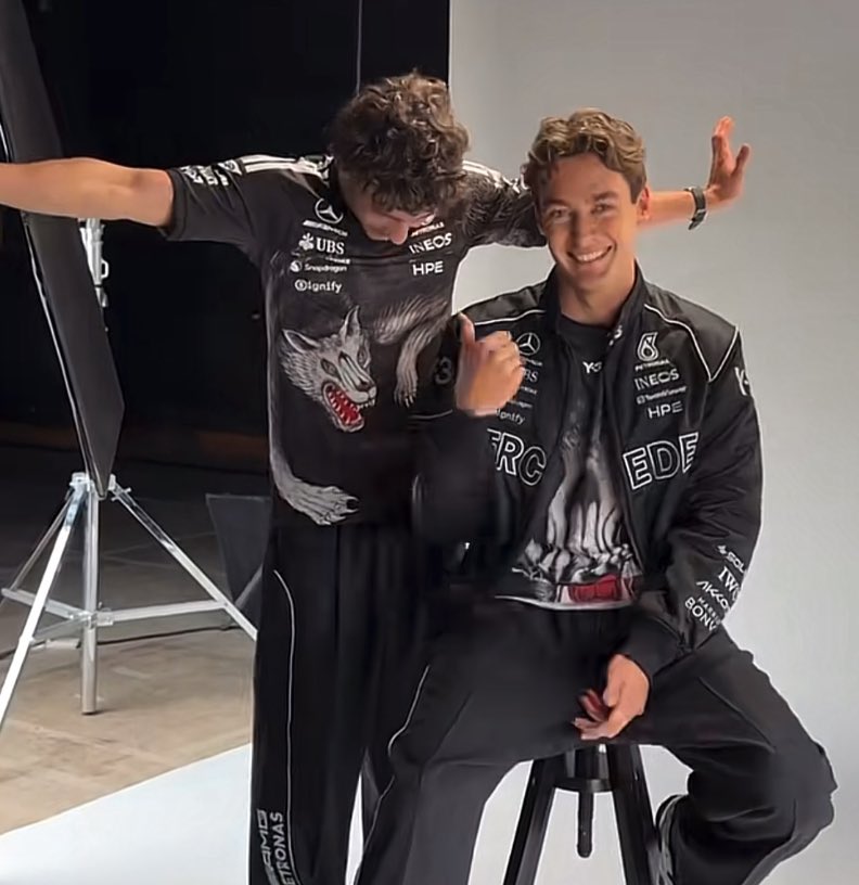 delilah⟢ tweet media