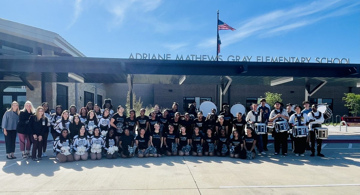CoachDMcNeal's tweet photo. Bus 🚌 driver perk today! Drove Randle Cheer over to @GrayLCISD for their STAAR Prep parade⭐️ and the best part was I got to cheer on my baby girl🫶🏽 Great job Randle Cheer, Royals, & Drumline🦁
#SilverTrackPride #PrideofLCISD
@RandleHS @LamarCISD @THERandleRoyals @trhsband https://t.co/JBSRNd1Ch2