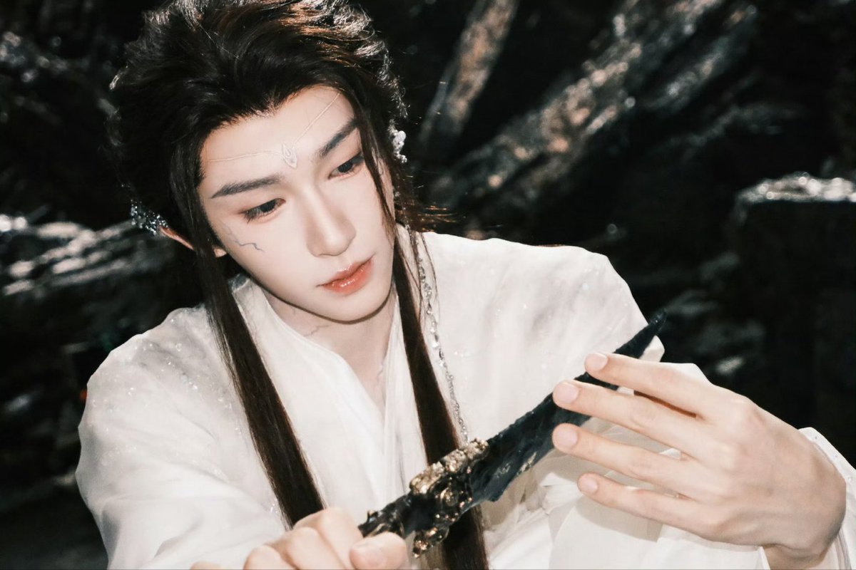 🌹月季YU_oࡇŌ💧4.25佛山演唱会出道五周年版 tweet media