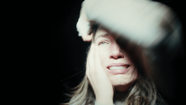 stevejpulaski's tweet image. #HuntingMatthewNichols is built on slowburn faux-documentary filmmaking, and is peppered with found footage elements, but unfortunately, it doesn't have the engaging narrative to rise above being a stylistic exercise. Out Friday. My review: stevepulaski.com/2026/04/07/hun…