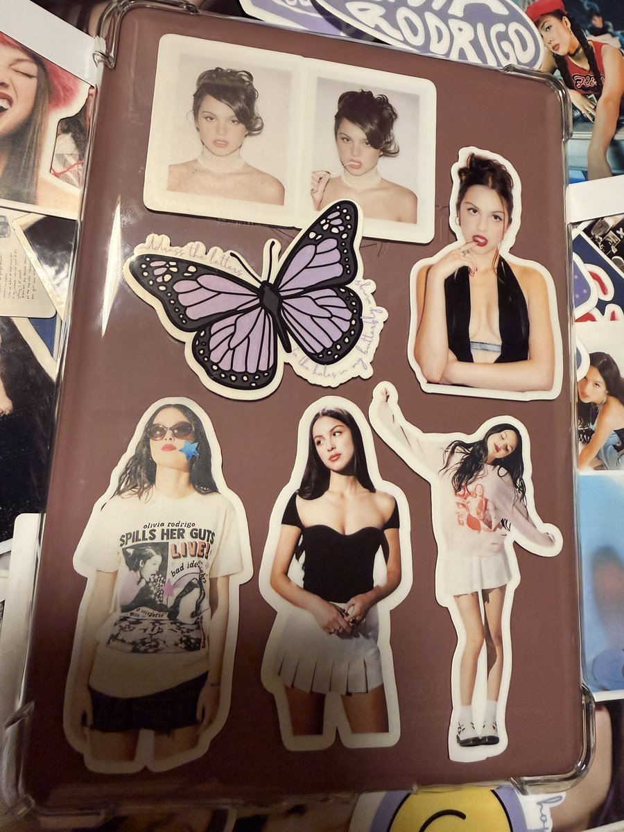 andrea ★ tweet media