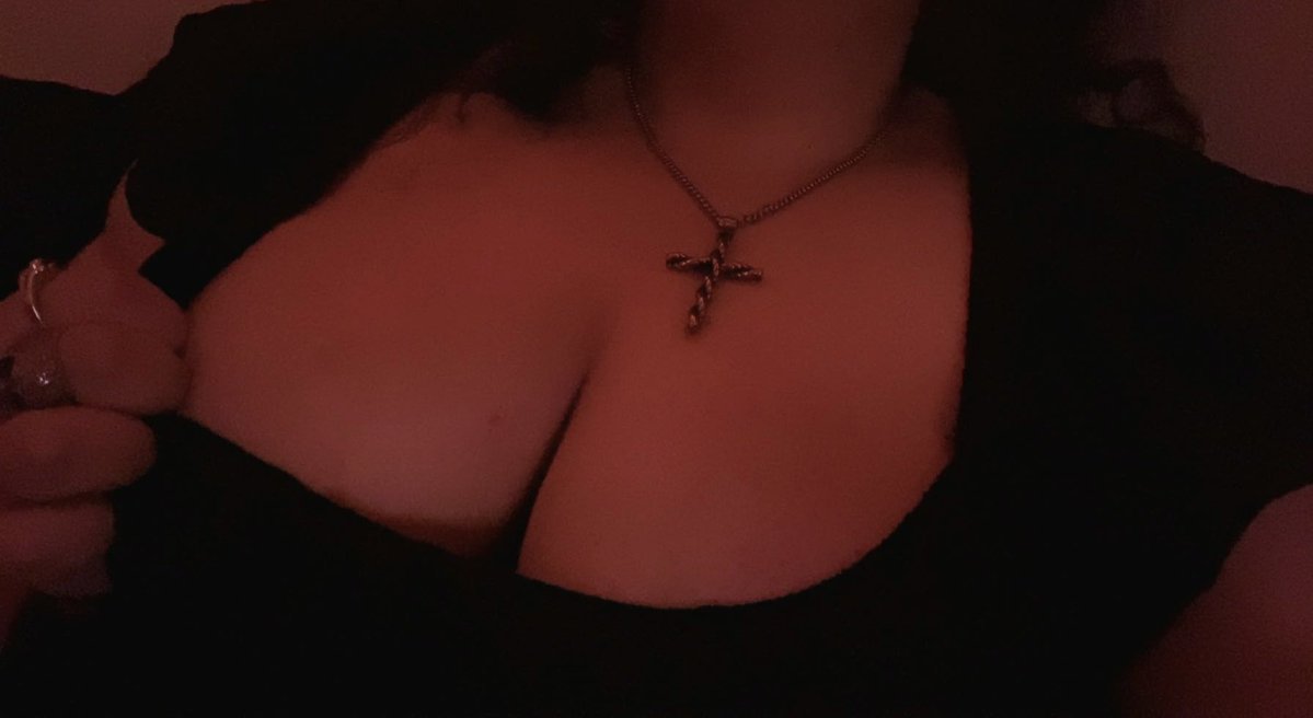 evie. ᢉ𐭩 tweet media