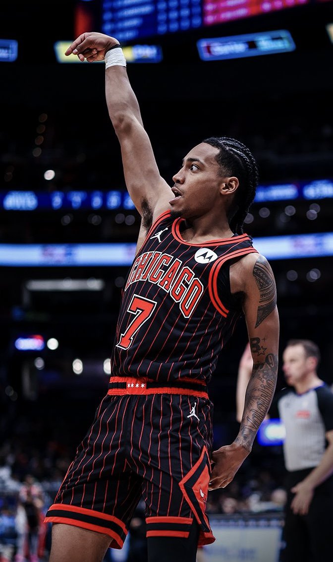 BullNationCHI's tweet image. Rob Dillingham off the bench tonight:

• 26 PTS (Career-high)
• 7 REB (Career-high)
• 5 3PM (Career-high)
• +24 +/-
• 27 MIN

Career night! 🔥🔥🔥

#BullsNation | #SeeRed