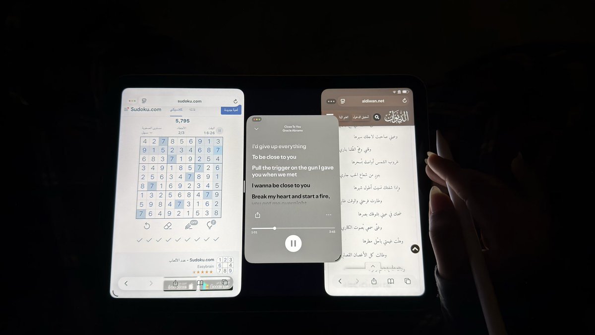 Sunreflects tweet media