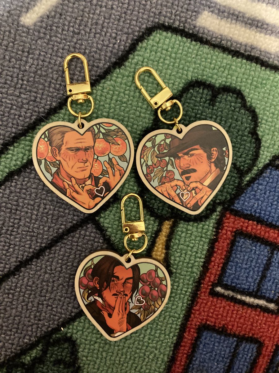 CaughtInRed's tweet image. tysm @pinrelin for the keychains! They are in both my ita bags now ❤️