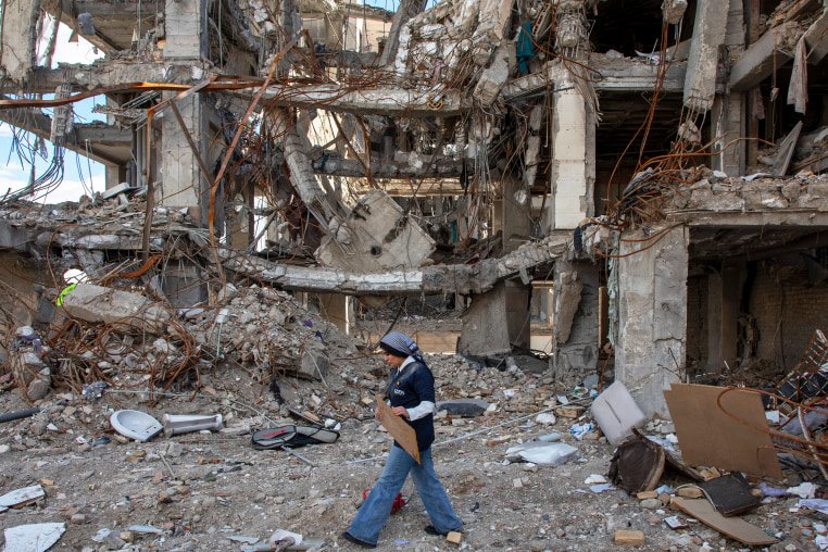 #OOC. 
Hi. My name is Lilo and I'm a brazilian journalist. For the ones lost (by choice or not), I'll explain tonight what is happening in the Middle East/West Asia. 

Let's move into it:

ㅤㅤTrump, Netanyahu and the Ethnic Cleansing of the Middle East