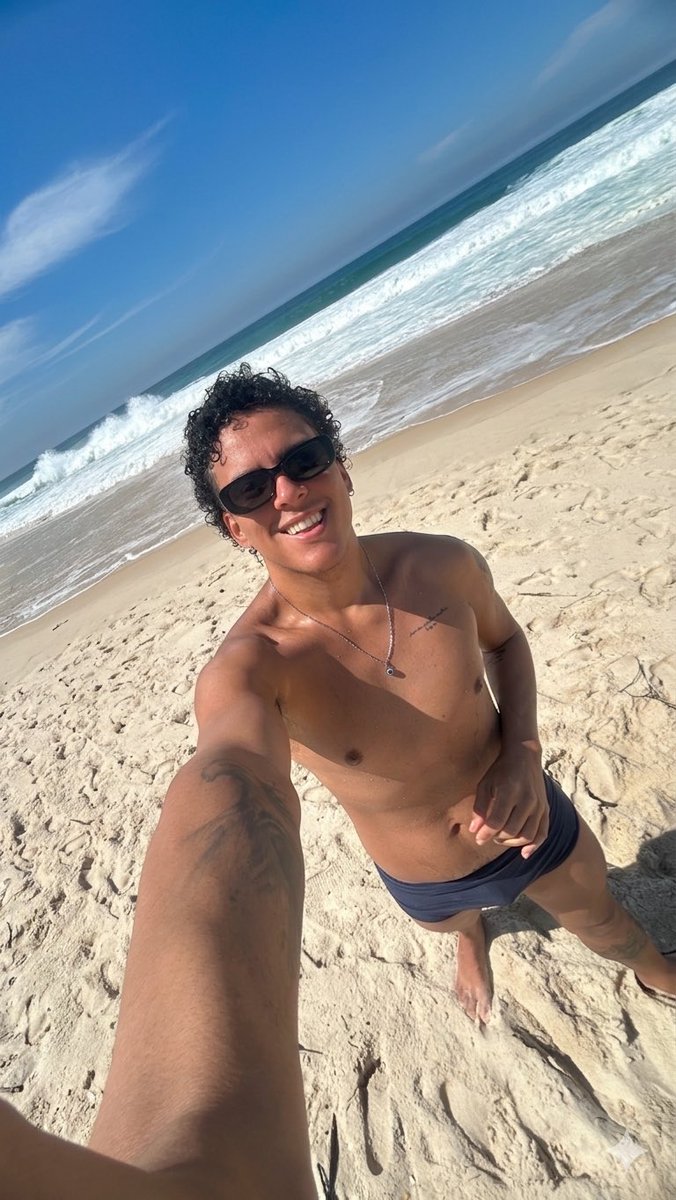 moraes_vncs's tweet photo. DIA PERFEITO 🌊☀️

#fyp #ferias #praia https://t.co/JzPNUJvo5C