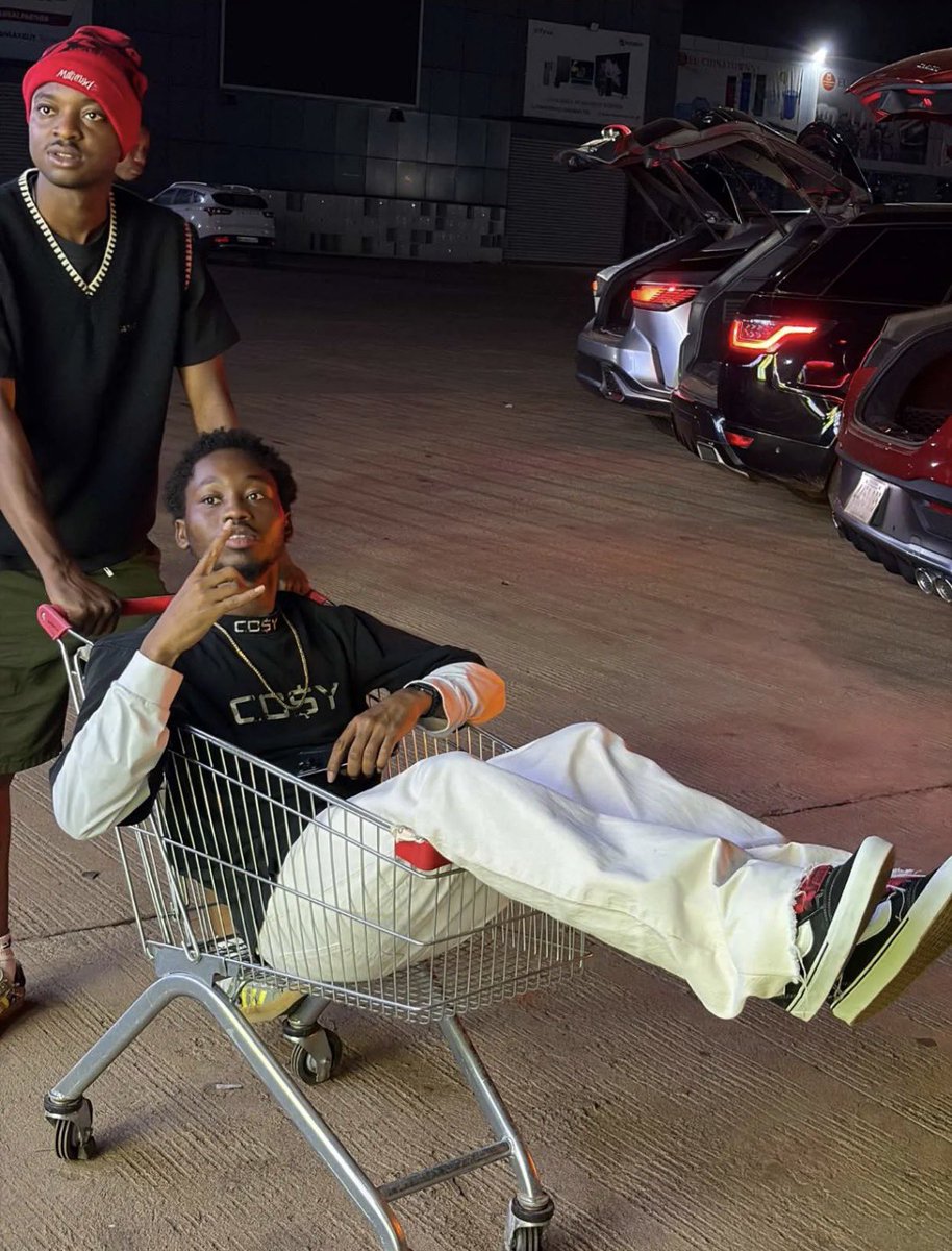 Boy Legit tweet media