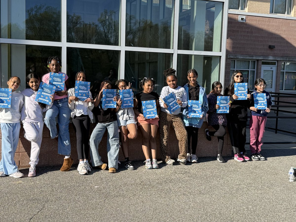 Arcola ES Community School Liaison tweet media