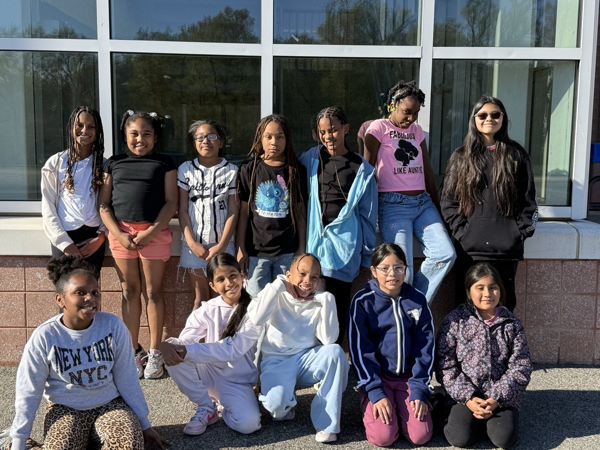 Arcola ES Community School Liaison tweet media