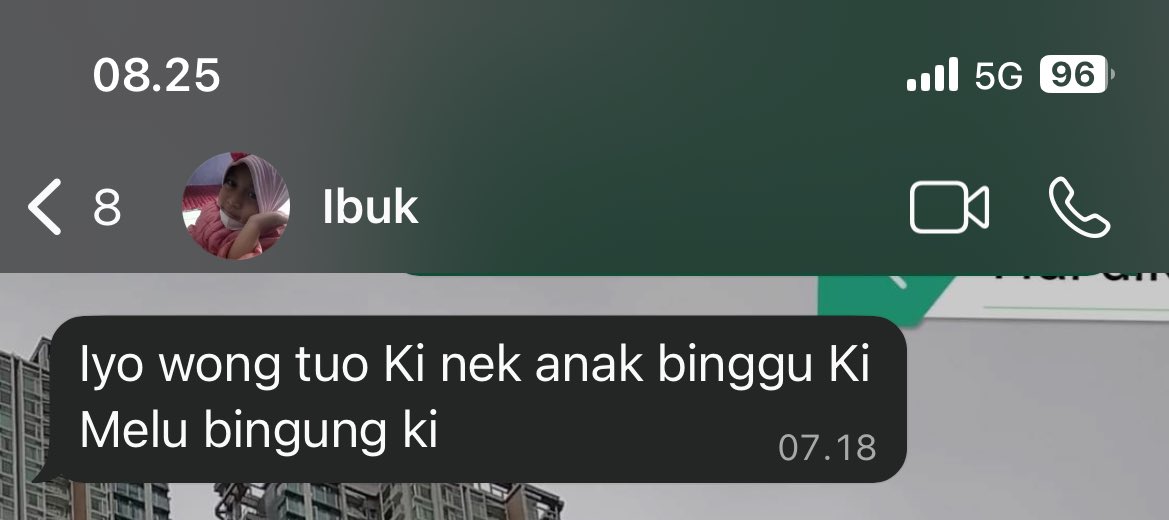 dickyanwar15's tweet photo. Mungkin nasibku tidak seberuntung mereka, pendidikan tinggi, pekerjaan enak, ekonomi stabil.
Tapi aku beruntung punya Orang Tua yang bisa memeluk anaknya lebih dari kata nyaman, dan kadang bisa jadi temen juga. Maafkan anakmu ini yang belum bisa membuatmu bahagia ibu bapak. 🥹😭 https://t.co/UhZJuQoEPv