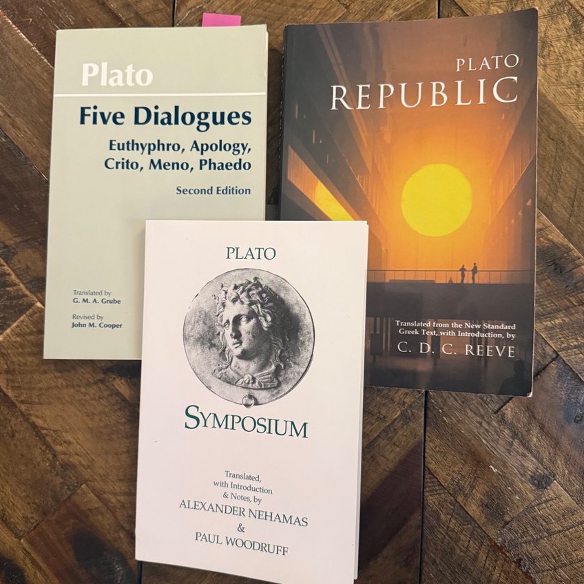 SoulCultivated's tweet image. Want to read Plato but not sure where to begin?
Start here:

1. Apology
Why was Socrates on trial, and what was his defense?
The best introduction to Socrates.

2. Crito
Why does Socrates think it is unjust to escape prison?
Short and best read after the Apology.

3. Meno
What is