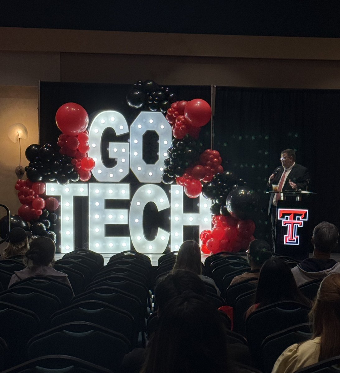 DrNancyWSolis's tweet image. Proud to volunteer tonight at the Texas Tech Raider Roadshow ❤️🖤 There’s nothing like giving back to a place that helped shape who I am! #WeGotThis #FromHereItsPossible #TTUGrad #WreckEm