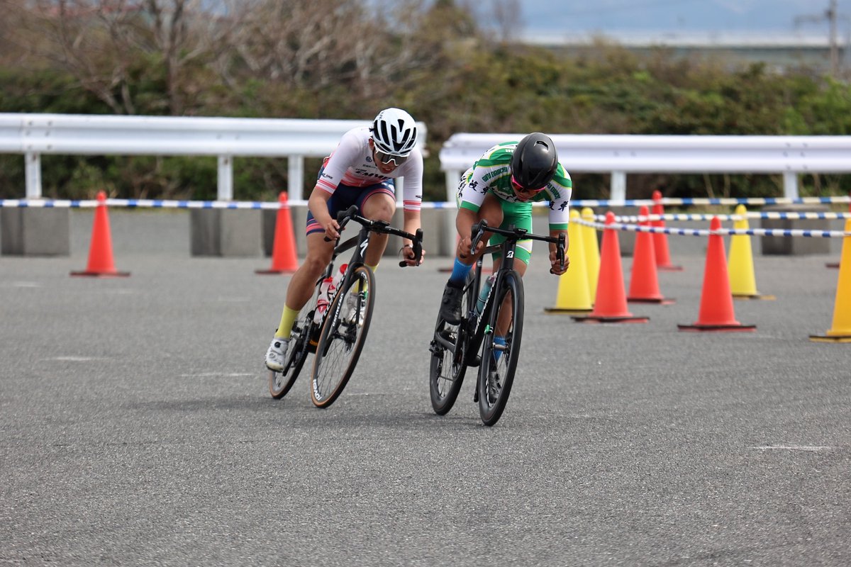 あきひこ tweet media