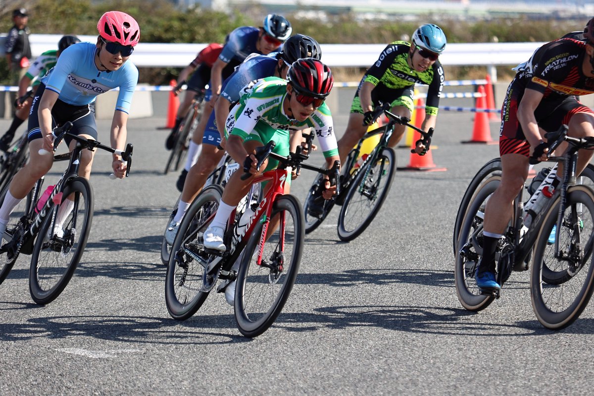 あきひこ tweet media