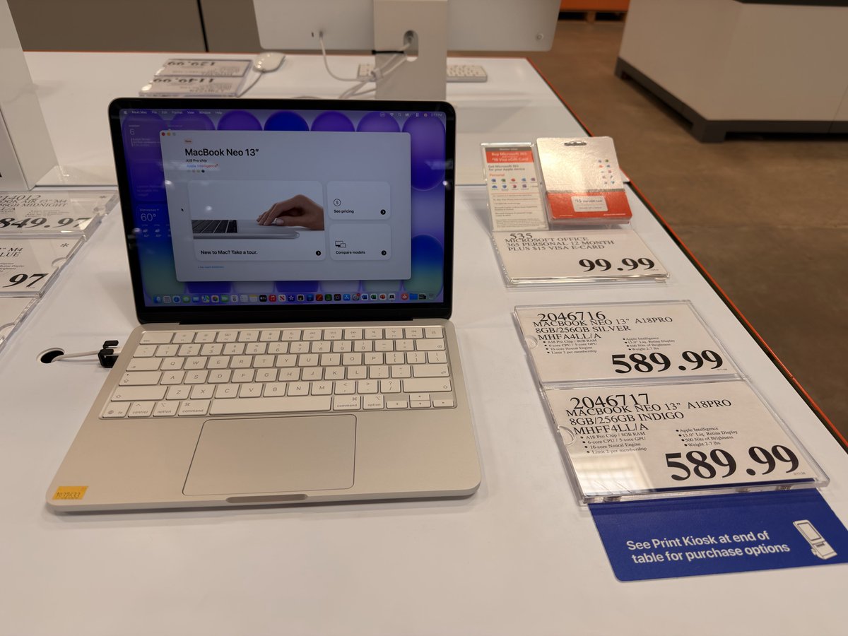 TechnovityTech's tweet image. Got to see a MacBook Neo in real life and holy moly!!! The bezels tho. It is way thicker and noticeable

One thing I was disappointed that I could no longer Airdrop Final Cut Pro, even from a MacBook Pro 🤧