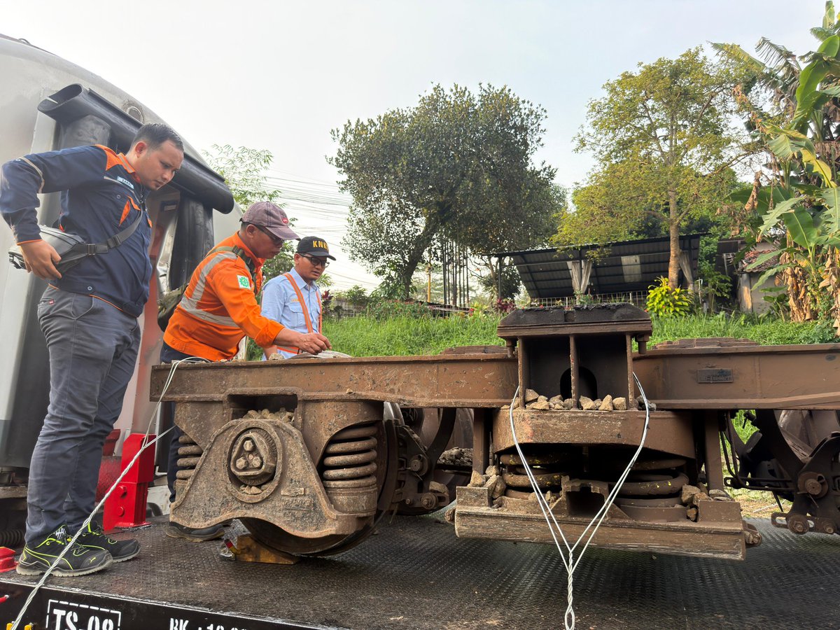Komite Nasional Keselamatan Transportasi (KNKT) tweet media