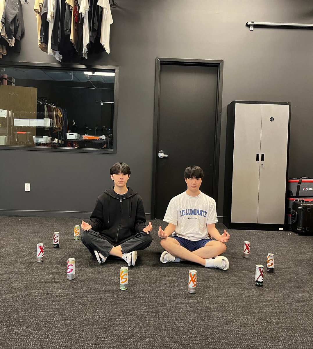 우느리 tweet media