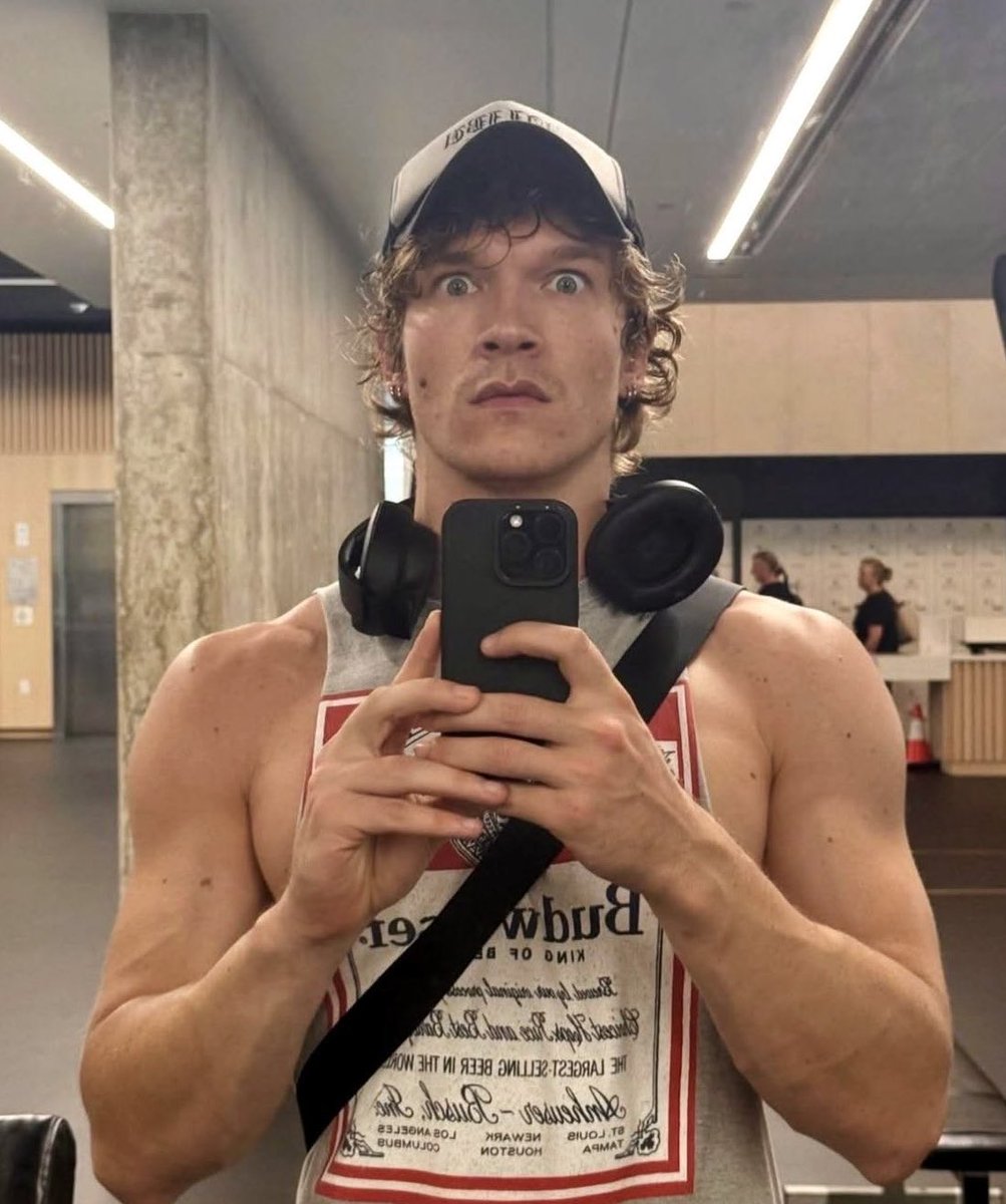 nai rozanov tweet media