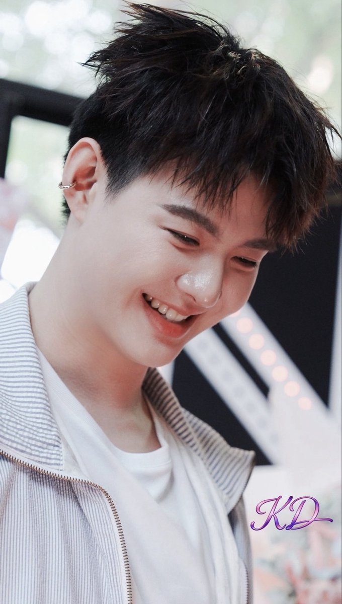 NiceDay Saint

🐲เจ้าความน่ารักของโลกใบนี้🎂

#อรุณสวัสดิ์เซ้นต์ซุป 
#Saint28thSpecialMoment 
#Saint_sup #MingEr