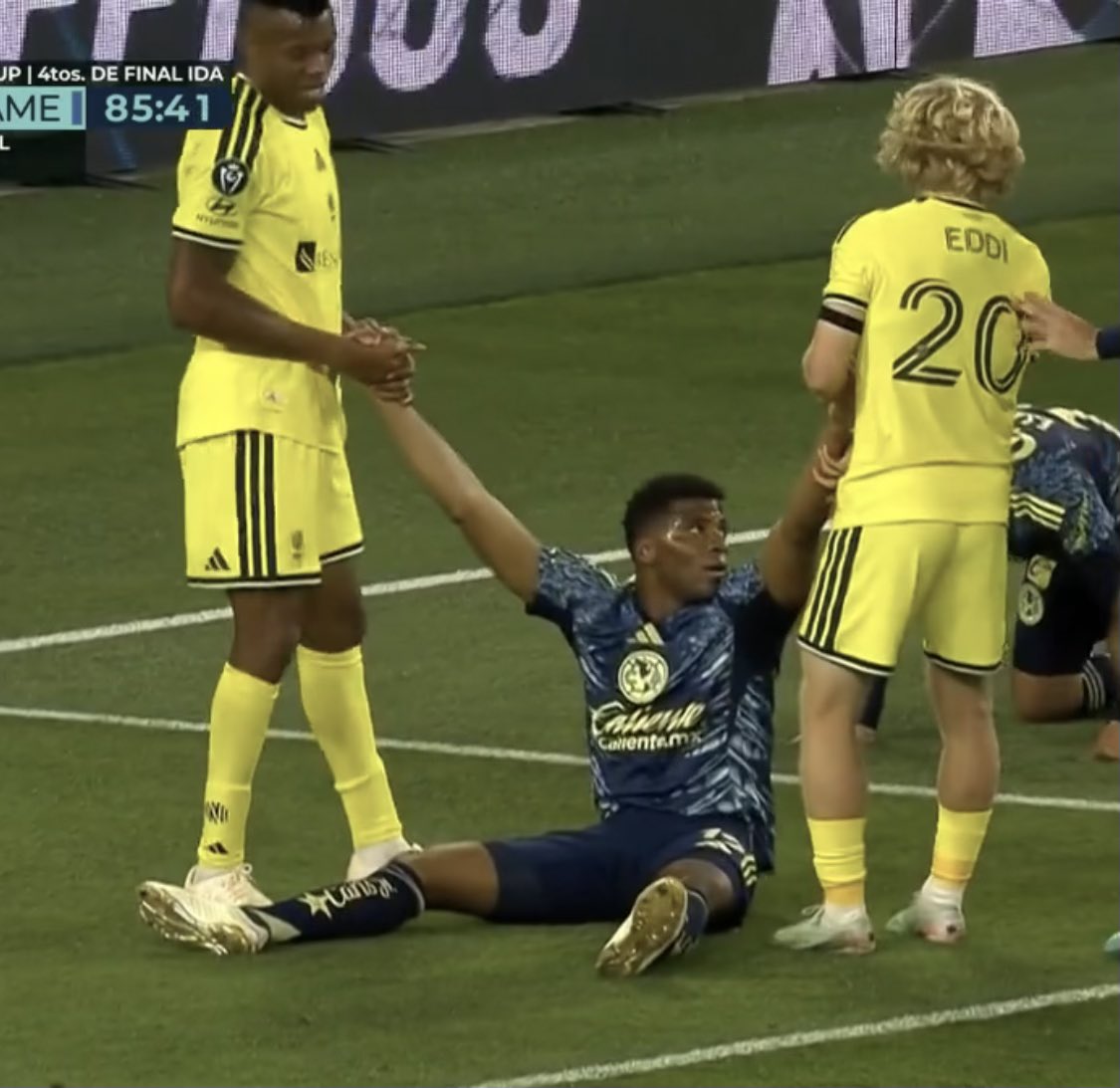 𝐑𝐨𝐝𝐫𝐢 tweet media