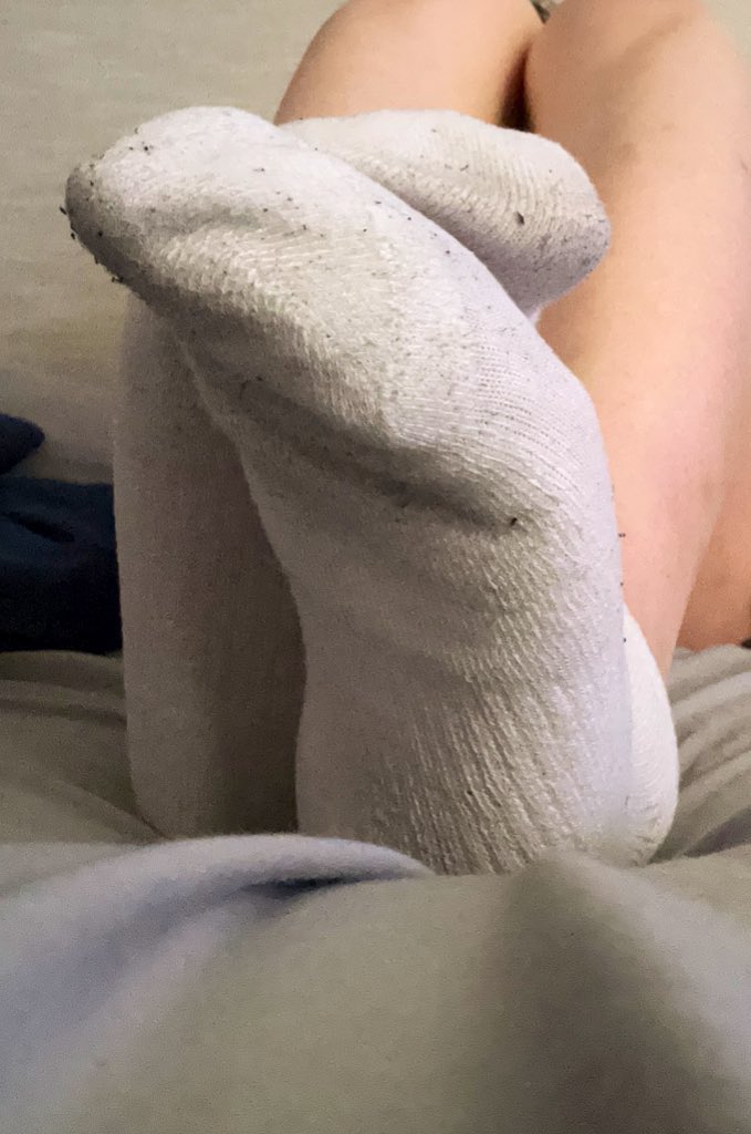 Stinky boy feet

#femboy #nsfw #nsfwtwt #feet #twink