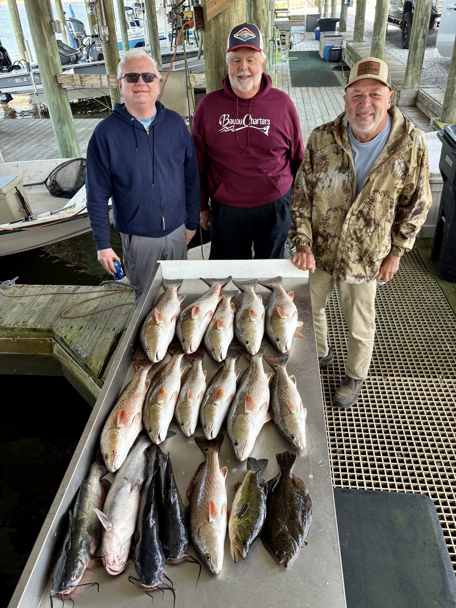 dufrenesguide's tweet photo. David Lynn and friends fished hard this am to get limits of reds and a few bonus fish. #MinnKota 
#Humminbird  
#Raptor
#Solix 
#OPTIMAbatteries
#BomberLures #PennFishing #BerkleyFishing
@MinnKota
@humminbird
#MajekBoats
#Spiderwire
#OPTIMABattery https://t.co/QyOgQveIYj