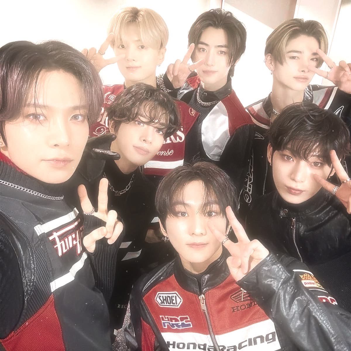 mari | enhypen is seven tweet media