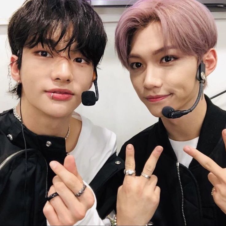 The_Bel_Bel's tweet photo. Buscando mutis!! (día 3 OSII) 🍎
#kpoptwt • #staytwt • #stantw
     ( She/her • 18 • 🇵🇪)
★ Felix and Hyunjin biased 
★ Busco amigos ayque
★ Prio: Skz  
★ Me gusta muucho interactuar 😖

— Pd. No flop plis 😓 https://t.co/MM6FJOf2jj