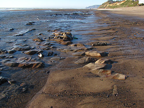 Lowest Tides of the Year on Oregon Coast: Where to Look, Comprehensive List ---- More extreme low tides than talked about: incredible access, larger beaches  beachconnection.net/news/lowest-ti…