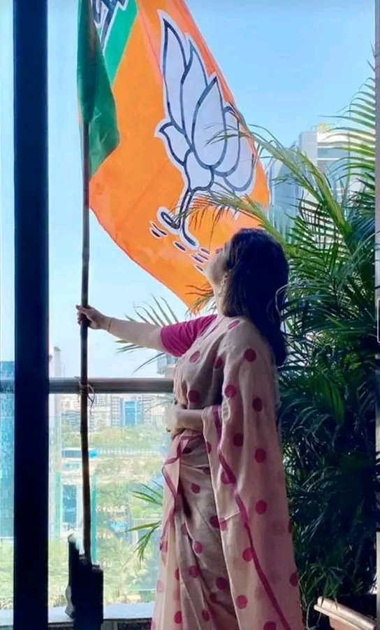 தீபா 💃🚩 tweet media