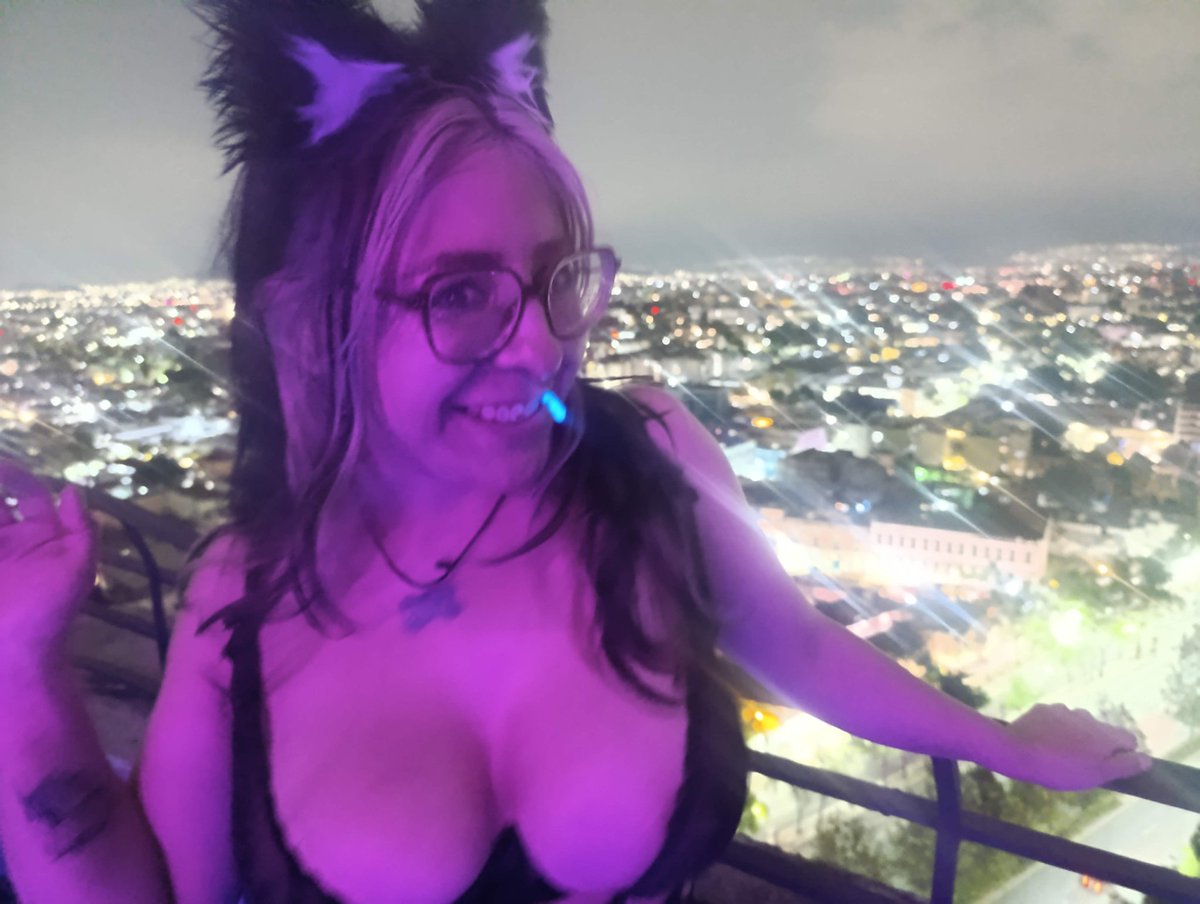 SofiayLukaSW's tweet photo. Dónde será nuestra siguiente aventura?? Queremos seguir conociendo #parejas 💜💜 y conocer más el ambiente #swinger de la #CDMX 🍍🍍cual es su club favorito y por que?? Recomienden y vamos juntos 😈😈 https://t.co/kUp6AJJJoR