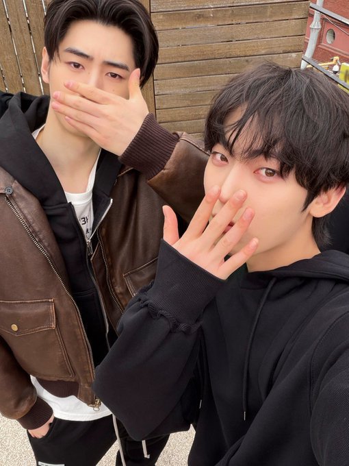 Sunny_lvvx's tweet photo. @ssunsunaa @Celeste_m87 Dio mío Hee😦
.
#Enhypen_Deserves_Respect
#One_Two_CONNECT_Our_7 https://t.co/5dLck8LCHH