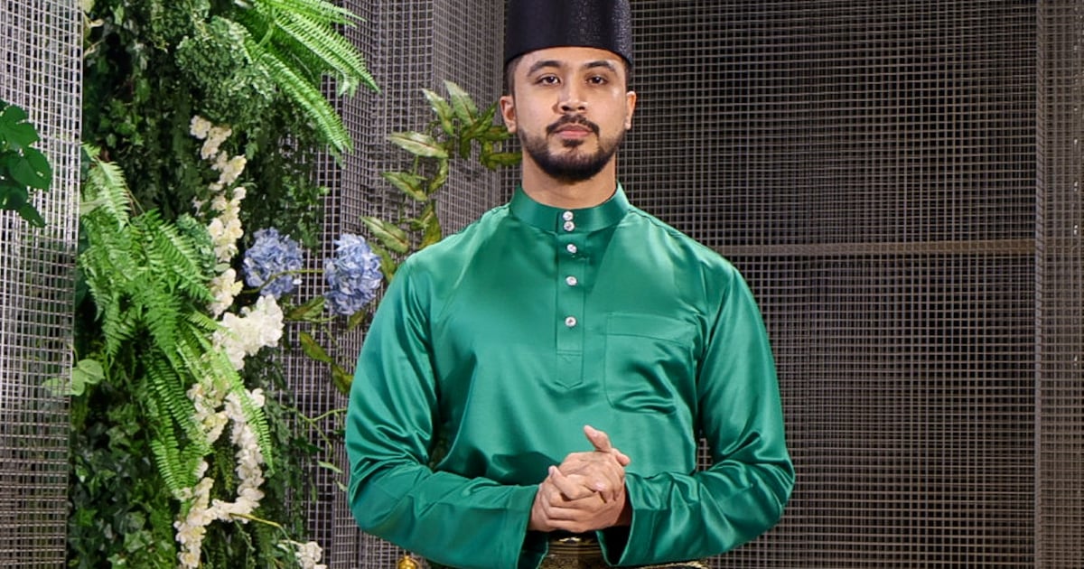 hmetromy's tweet image. #rap Pelakon dan penyanyi, Aliff Aziz, menyifatkan tindakan ibunya, Siti Hafizah Sheikh Mohamad, menutup wajah bekas isterinya, Bella Astillah pada gambar keluarga yang tular baru-baru ini sebagai satu perkara yang tidak disengajakan.
 hmetro.com.my/rap/rapextra/2…