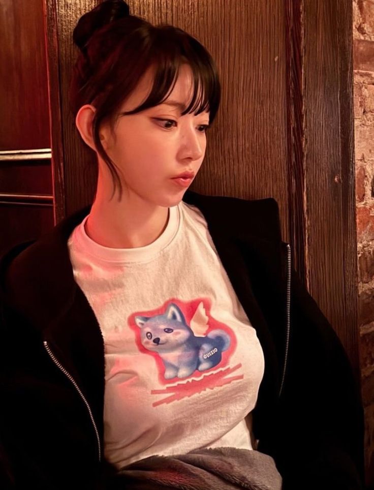 aintsashi's tweet photo. Yang difoto 
ㅤ
vs 
ㅤ
Yang fotoin
Yang bayarin
Yang nyetir
Yang gue amukin kalo hasil fotonya jelek (hasilnya beneran jelek jadi gue bete) https://t.co/UIubOHOoyf