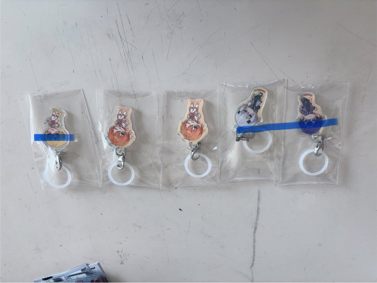 あやな tweet media