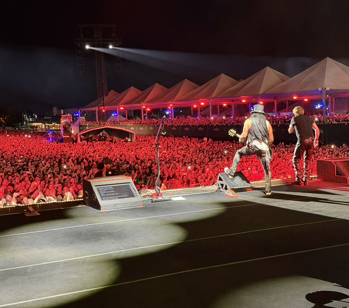 deljamesgang's tweet photo. Sao Jose do Rio Preto rock action!! https://t.co/qq24dcg1Zn