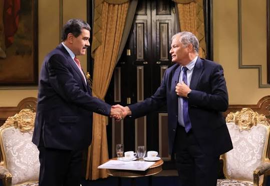 Juan_Guayaco's tweet photo. Respeten los rangos.
🇪🇨🤝🏻🇸🇻 https://t.co/U6BwaA0nDQ