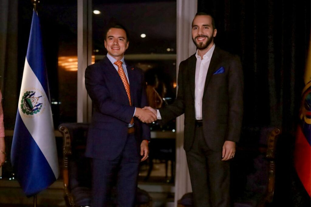 Juan_Guayaco's tweet photo. Respeten los rangos.
🇪🇨🤝🏻🇸🇻 https://t.co/U6BwaA0nDQ