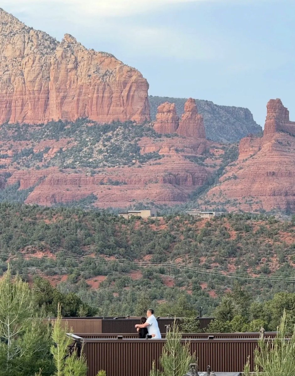 Diego_Hdz_Ace's tweet image. Lmao “Both Russini and Vrabel insist they were there with friends…” meanwhile not another soul in sight 😆